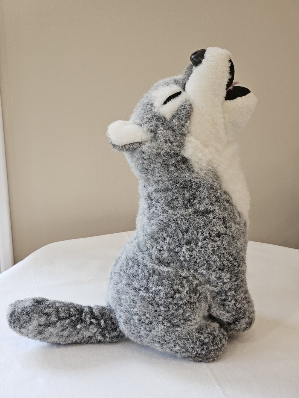 Howling Wolf Stuffed Animal Read